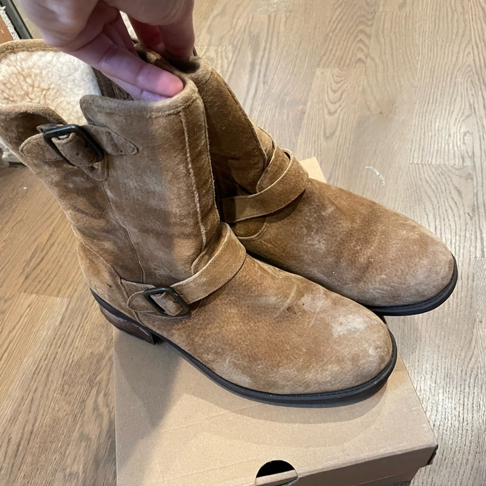 🚫🚫SOLD ON M🚫🚫 Womens Chestnut UGG Chaney 10